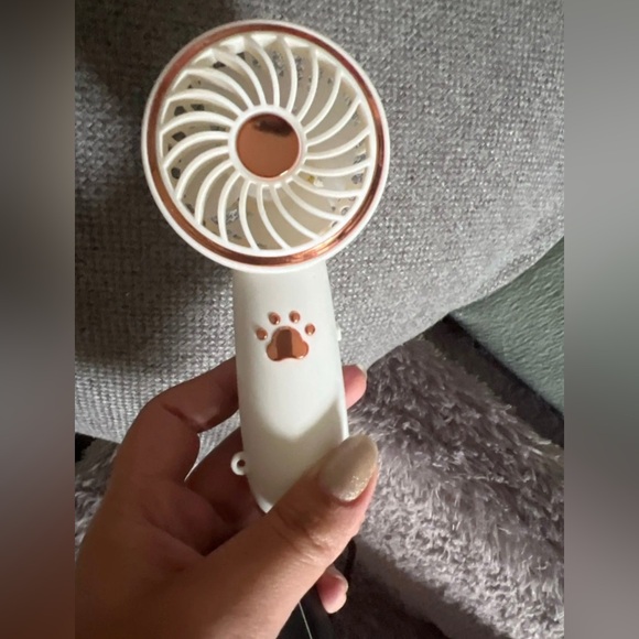 Mini Fan - Picture 2 of 3
